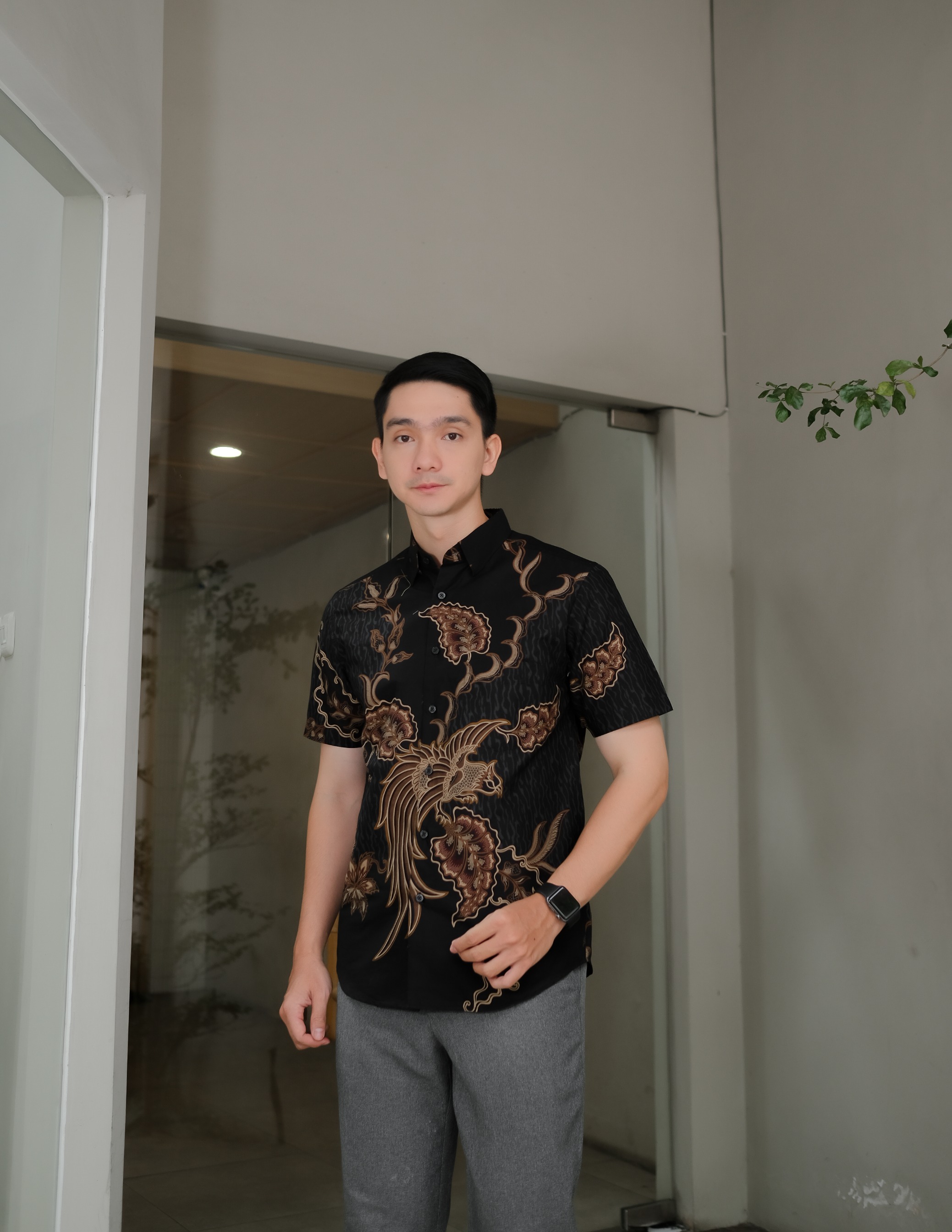 DOELJANA BLACK Short Sleeve