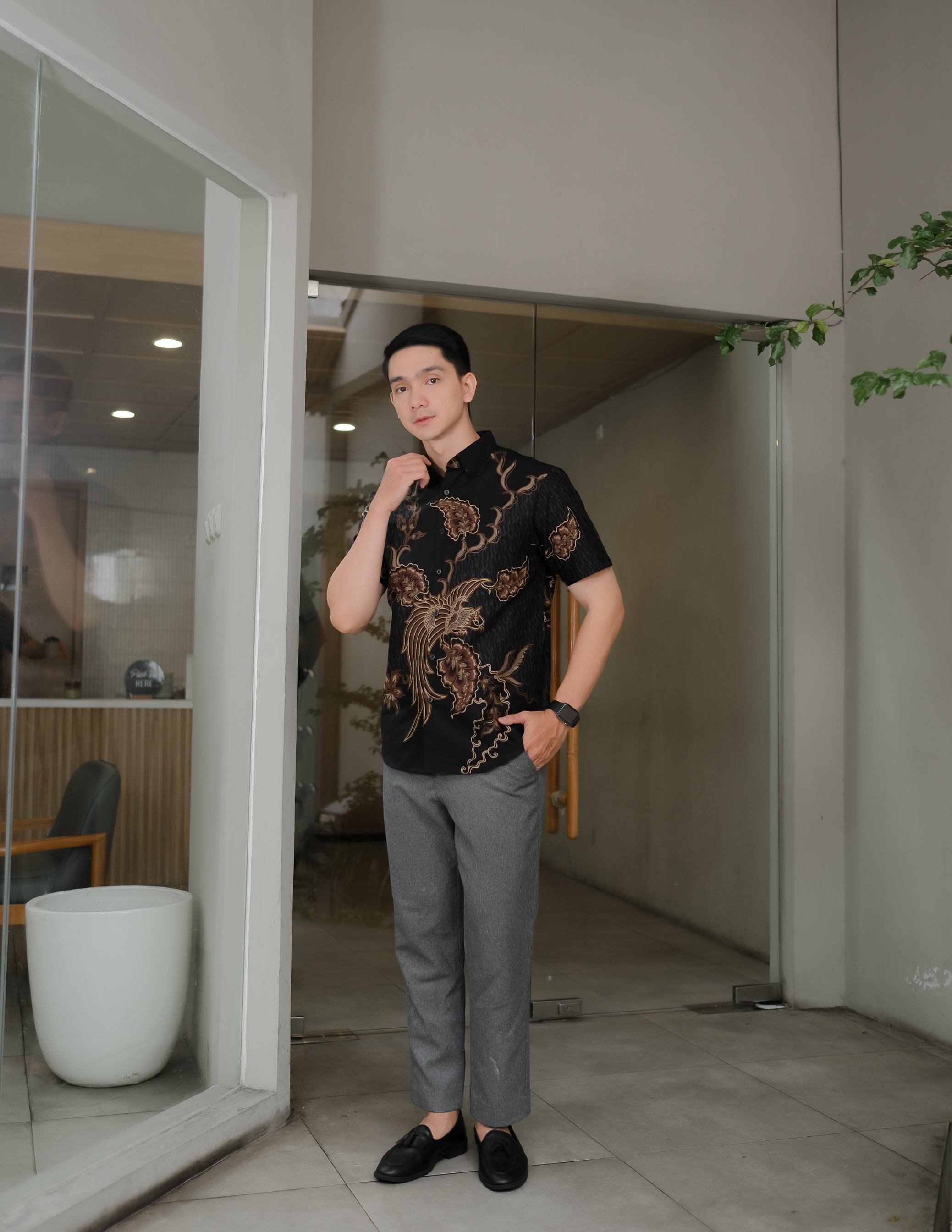 DOELJANA BLACK Short Sleeve