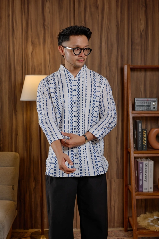 Image of BAKSARA V-STAND 3/4 Sleeve