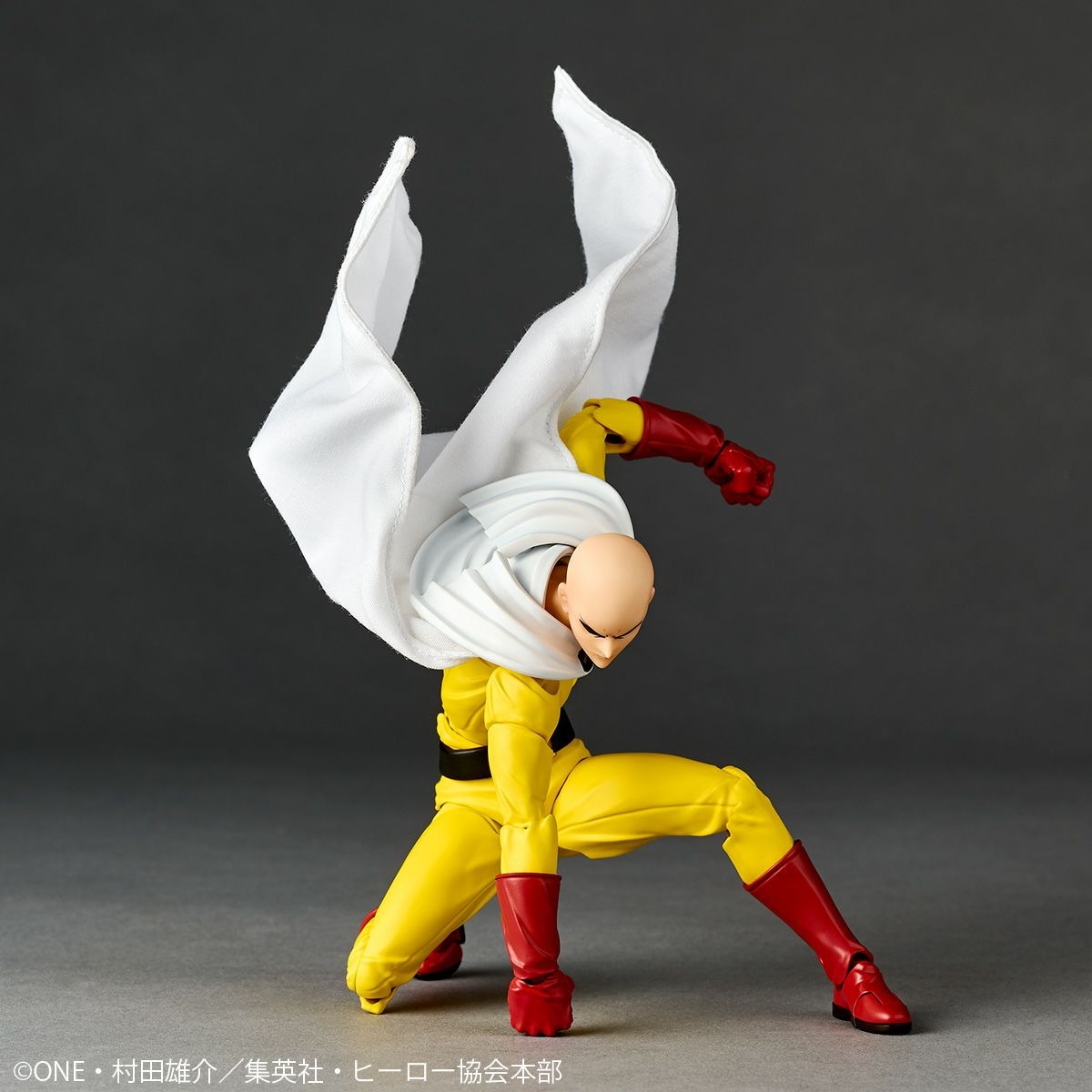 [With Bonus] Revoltech Amazing Yamaguchi Saitama - One Punch Man By Kaiyodo