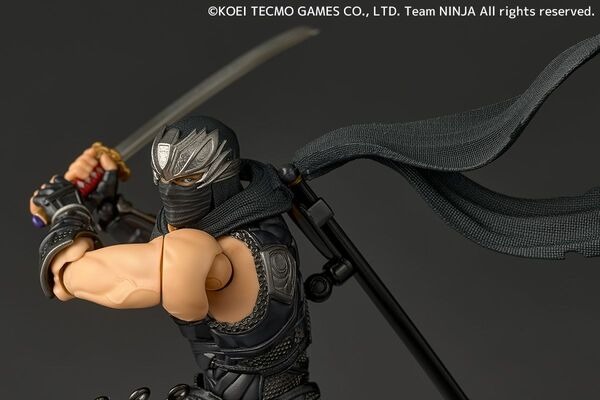 [With Bonus] Revoltech Amazing Yamaguchi Ryu Hayabusa - Ninja Gaiden 3: Razor's Edge By Kaiyodo