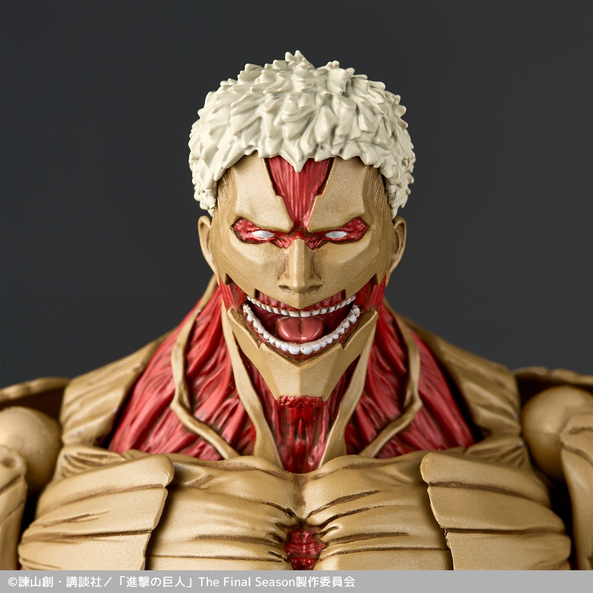 [With Bonus] Revoltech Amazing Yamaguchi Yoroi no Kyojin / Armored Titan - Shingeki no Kyojin By Kaiyodo