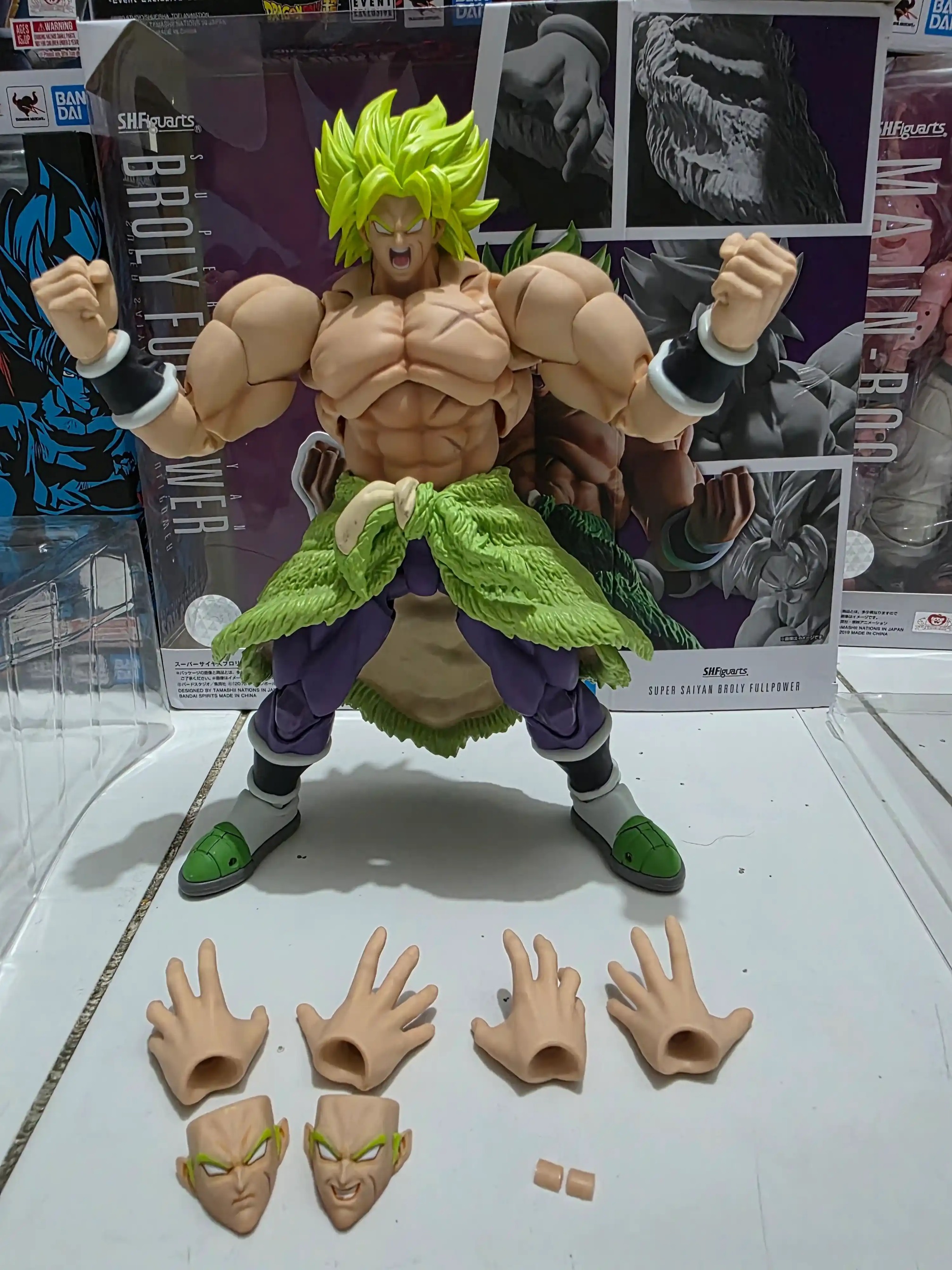 [READY STOCK ITEM] (Kondisi Bekas / Used Condition) SHF S.H.Figuarts Broly Full Power By Bandai Spirits