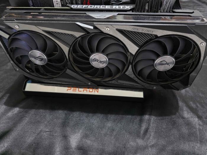 [READY STOCK ITEM] (Kondisi Bekas) Peladin EGPU Kit lengkap termasuk 1 Slot Enclosure SSD NVMe + GPU ASUS ROG RTX 3070TI + Power Supply ASUS ROG Strix 850W 80+ Gold FULL MODULAR - VGA / GPU ASUS ROG RTX 3070TI ONLY