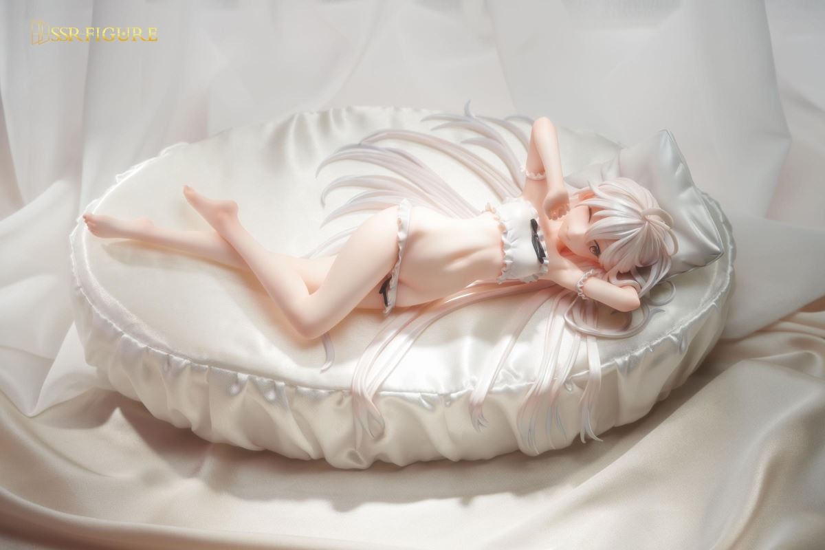 SSR Scaled Figure 1/7 Sleepy White-Haired Girl - Illustration by Hayashi Kei By Infinity Studio
