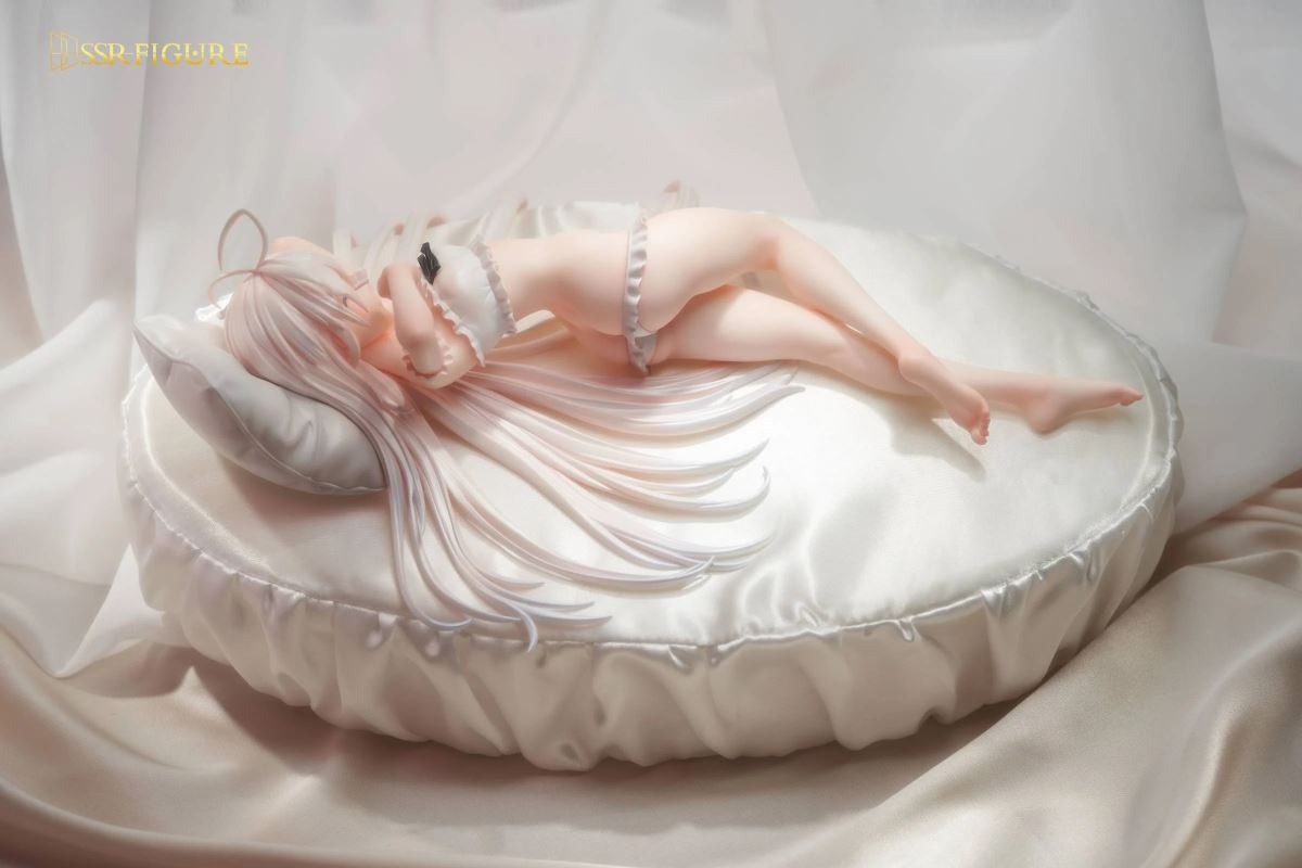 SSR Scaled Figure 1/7 Sleepy White-Haired Girl - Illustration by Hayashi Kei By Infinity Studio