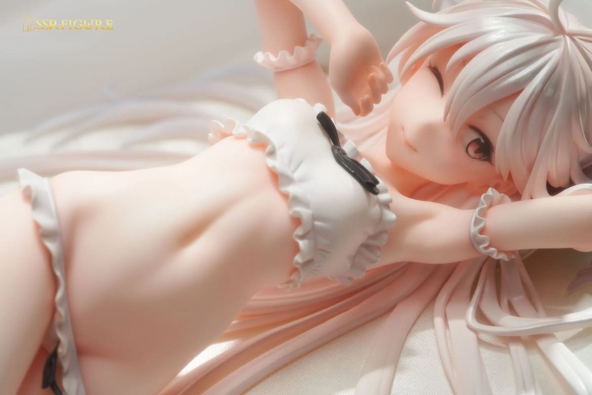 SSR Scaled Figure 1/7 Sleepy White-Haired Girl - Illustration by Hayashi Kei By Infinity Studio