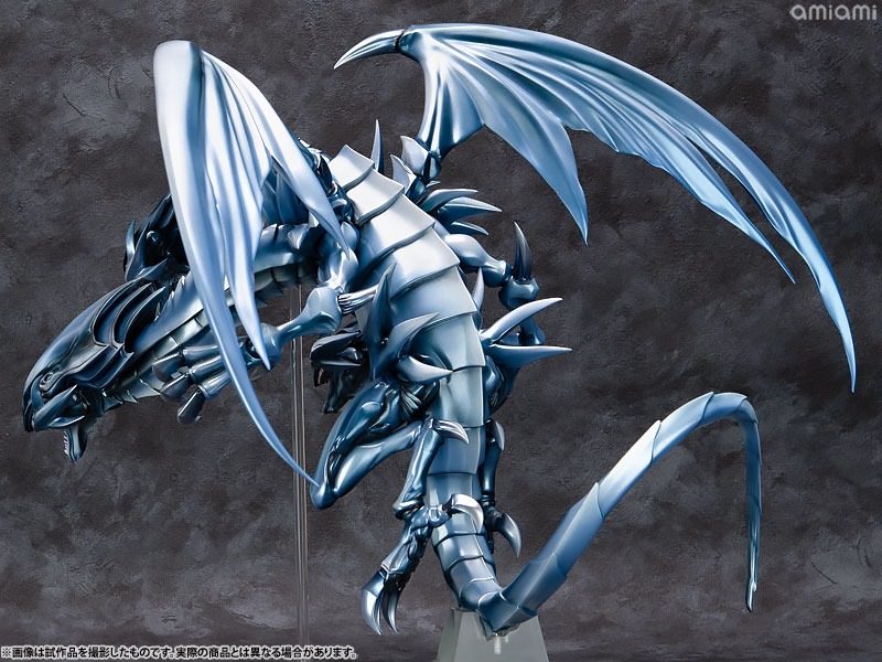 [READY STOCK ITEM] Scaled Figure Blue Eyes Ultimate Dragon - Yu-Gi-Oh! Duel Monsters By AmiAmi x AMAKUNI