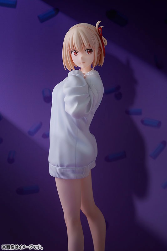Scaled Figure 1/7 Nishikigi Chisato - Oversized Sweatshirt Ver. Lycoris Recoil By Phat!