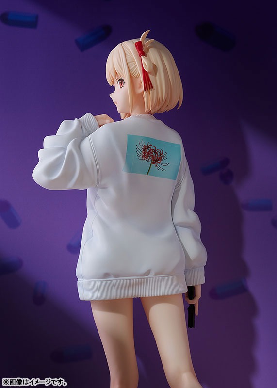 Scaled Figure 1/7 Nishikigi Chisato - Oversized Sweatshirt Ver. Lycoris Recoil By Phat!