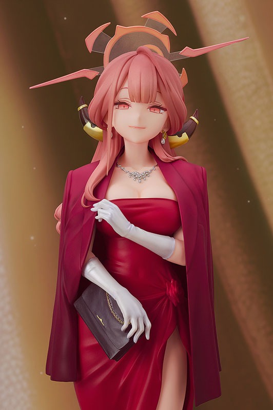 Scaled Figure 1/7 Rikuhachima Aru - Dress Ver. Blue Archive By Good Smile Company
