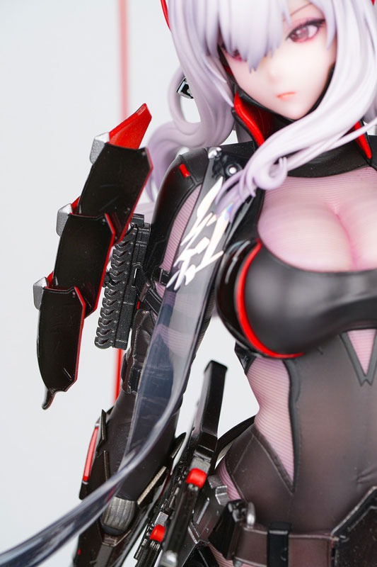 Scaled Figure 1/4 Scarlet - Black Shadow Ver. Goddess of Victory: NIKKE By GNF TOYZ & Hobby Sakura