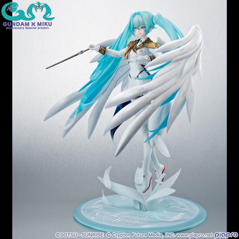 Lucrea Figure Hatsune Miku x Wing Gundam Zero Endless Waltz - Mobile Suit Gundam 45th Anniversary x Hatsune Miku By MegaHouse