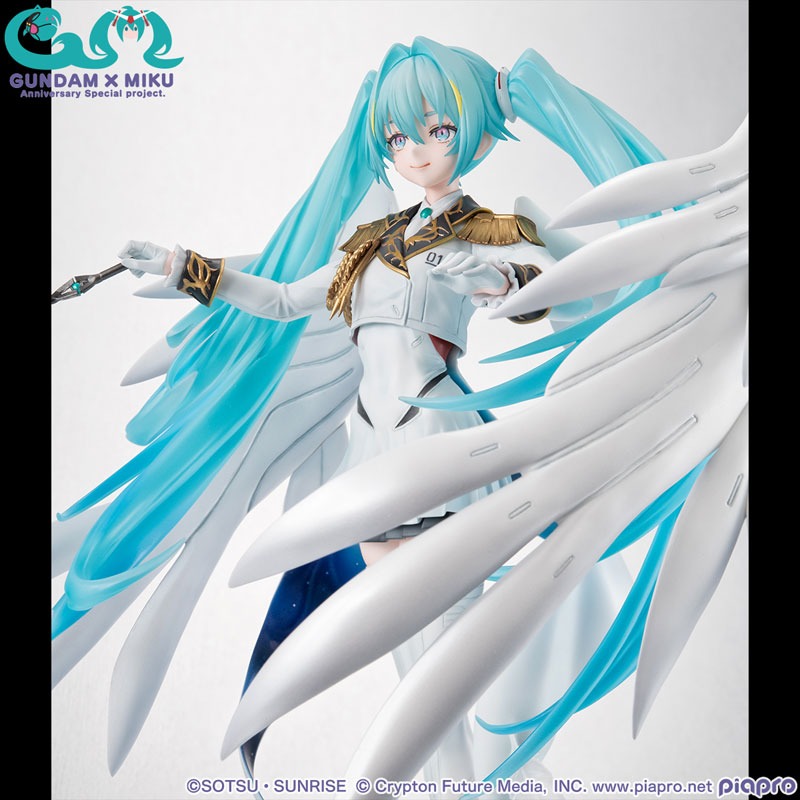 Lucrea Figure Hatsune Miku x Wing Gundam Zero Endless Waltz - Mobile Suit Gundam 45th Anniversary x Hatsune Miku By MegaHouse