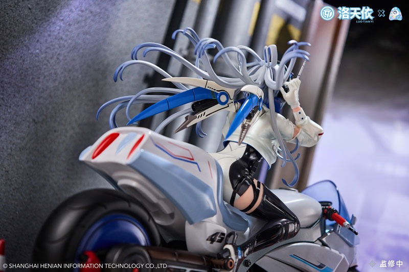 [Limited to 4,999 Worldwide] Scaled Figure 1/7 Luo Tianyi - Retro-Future Storm Driver Ver. VSinger By A Dimension