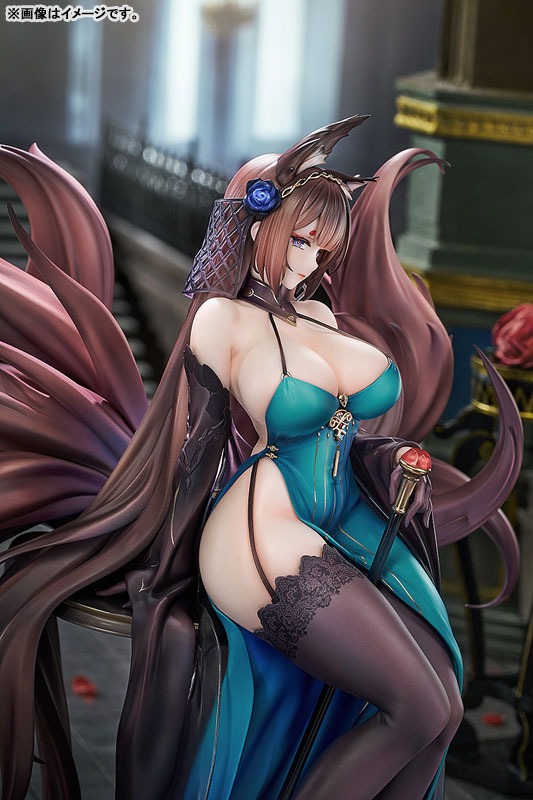 Scaled Figure 1/7 Amagi - Throne of Fallen Petals Ver. Azur Lane By Good Smile Arts Shanghai