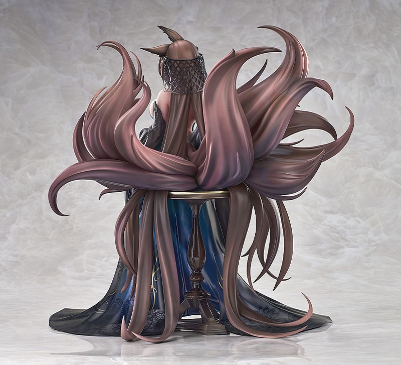 Scaled Figure 1/7 Amagi - Throne of Fallen Petals Ver. Azur Lane By Good Smile Arts Shanghai
