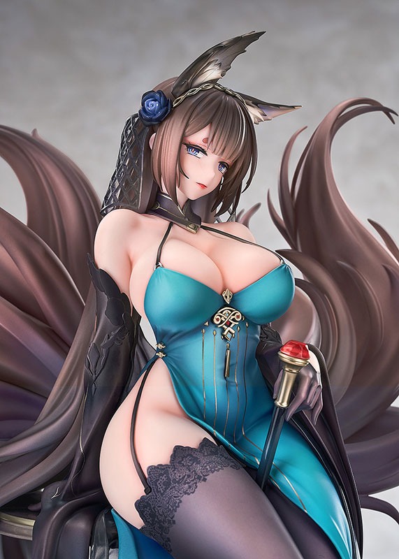 Scaled Figure 1/7 Amagi - Throne of Fallen Petals Ver. Azur Lane By Good Smile Arts Shanghai