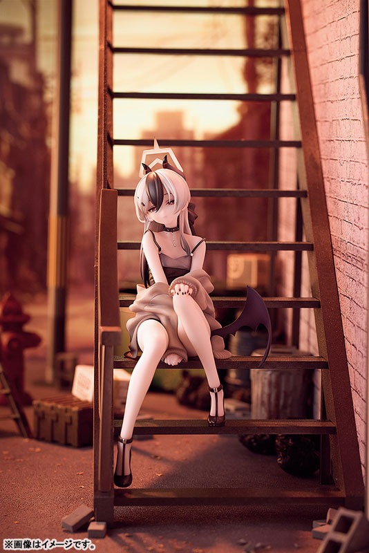Scaled Figure 1/7 Onikata Kayoko (Dress) - Memorial Lobby Ver. Blue Archive By Solarain