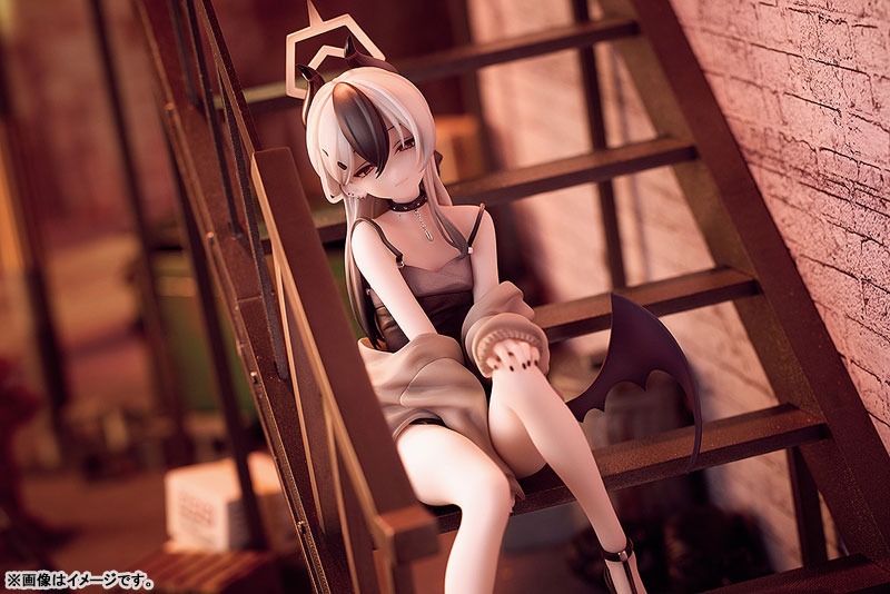Scaled Figure 1/7 Onikata Kayoko (Dress) - Memorial Lobby Ver. Blue Archive By Solarain