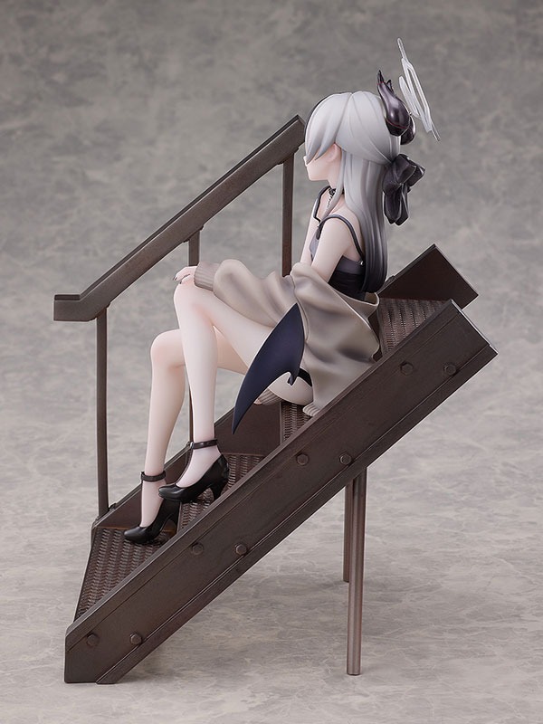 Scaled Figure 1/7 Onikata Kayoko (Dress) - Memorial Lobby Ver. Blue Archive By Solarain