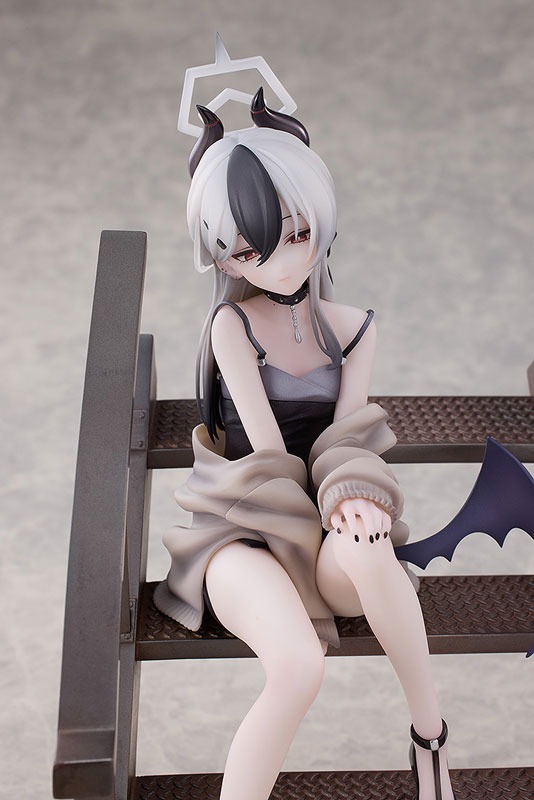 Scaled Figure 1/7 Onikata Kayoko (Dress) - Memorial Lobby Ver. Blue Archive By Solarain