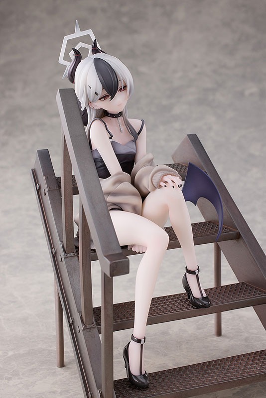 Scaled Figure 1/7 Onikata Kayoko (Dress) - Memorial Lobby Ver. Blue Archive By Solarain