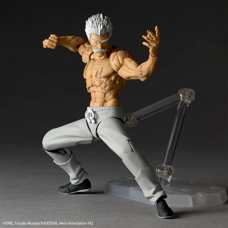 Revoltech Amazing Yamaguchi Action Figure Silver Fang - One Punch Man By Kaiyodo