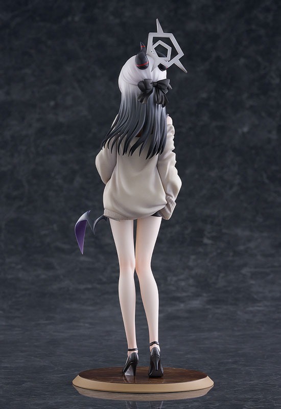Scaled Figure 1/7 Onikata Kayoko (Dress) - Blue Archive  By Max Factory