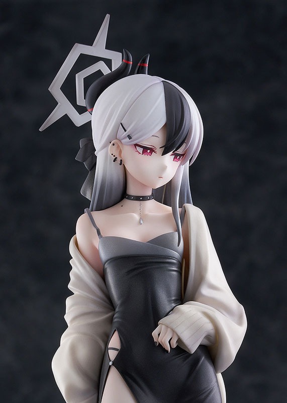 Scaled Figure 1/7 Onikata Kayoko (Dress) - Blue Archive  By Max Factory