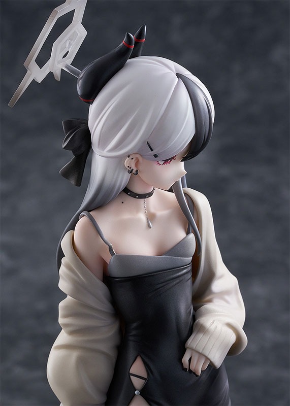 Scaled Figure 1/7 Onikata Kayoko (Dress) - Blue Archive  By Max Factory