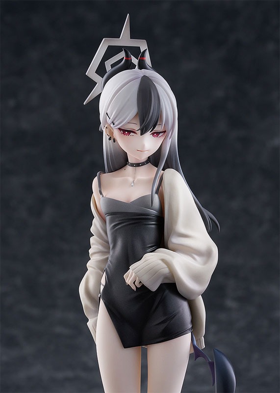 Scaled Figure 1/7 Onikata Kayoko (Dress) - Blue Archive  By Max Factory