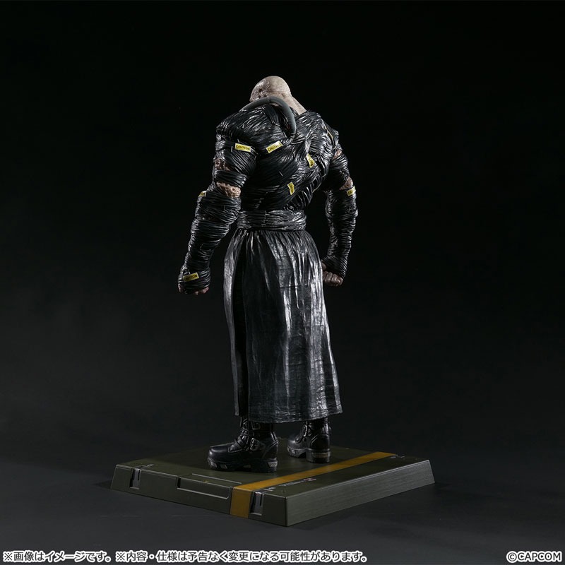 Capcom Figure Builder Creator's Model NEMESIS - Resident Evil 4 (43cm) By CAPCOM