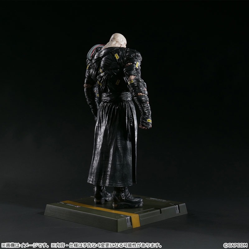 Capcom Figure Builder Creator's Model NEMESIS - Resident Evil 4 (43cm) By CAPCOM