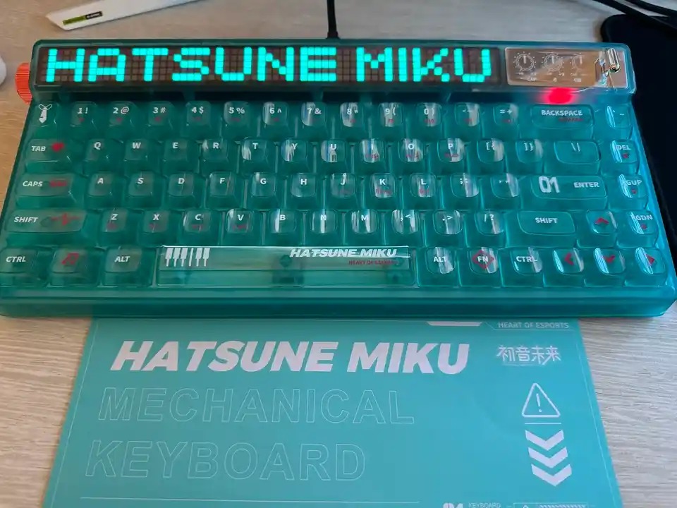 Wireless Mechanical Keyboard Mechanic 68 Key Custom Axis Hatsune Miku Gaming Heart Version