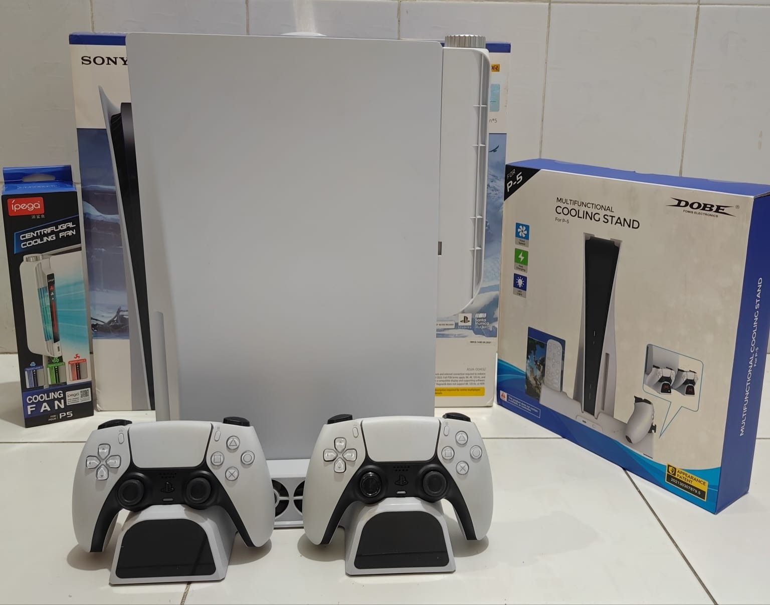 Ps5 Fat Disc Ver. / Sony Playstation 5 Fat 825GB Disc Ver. + 2 Stick Dualsense + Cooling Stand Dobe + Cooling Fan Dobe (all in kondisi bekas)