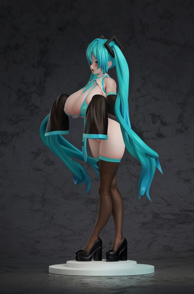 Scaled Figure 1/6 Hatsune Miku Yabai Swimmsuit Ver.