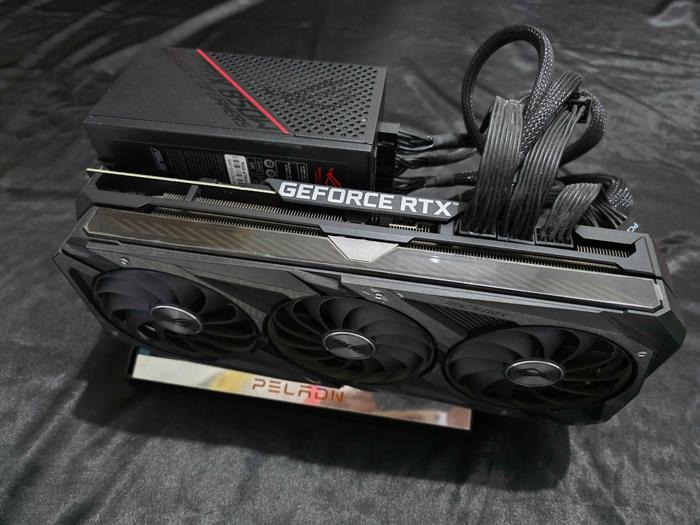 [READY STOCK ITEM] (Kondisi Bekas) Peladin EGPU Kit lengkap termasuk 1 Slot Enclosure SSD NVMe + GPU ASUS ROG RTX 3070TI + Power Supply ASUS ROG Strix 850W 80+ Gold FULL MODULAR - VGA / GPU ASUS ROG RTX 3070TI ONLY