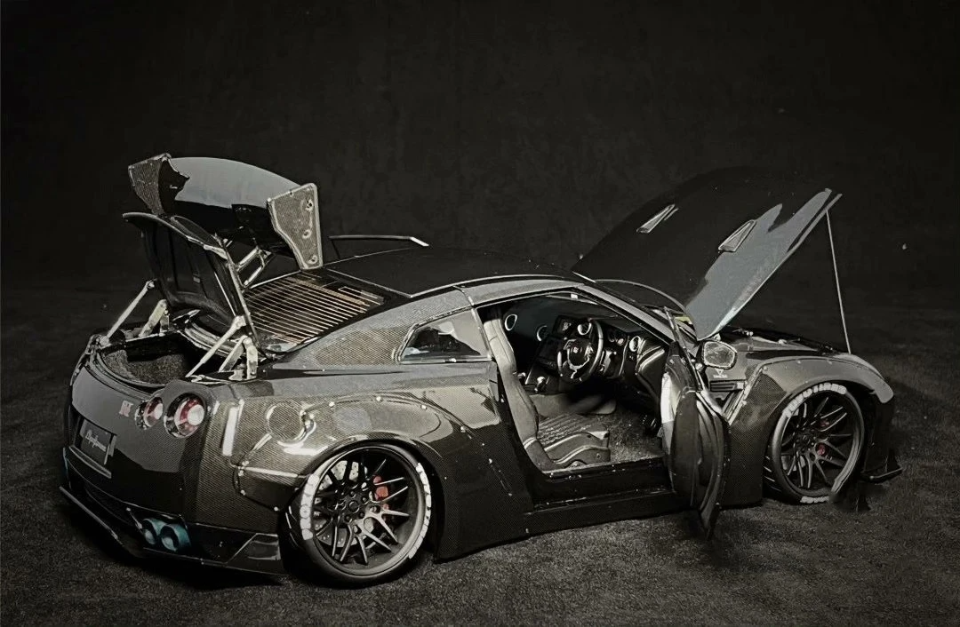 Scaled 1:18 Liberty Walk Nissan GT-R R35 Carbon Fiber HEC Limited Edition 2024 By PGM Private Goods Model