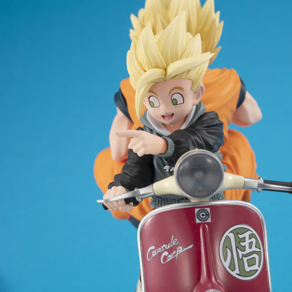 Desktop Real McCoy EX Super Saiyan Son Goku & Super Saiyan Son Gohan & Bike - Dragon Ball Z By MegaHouse