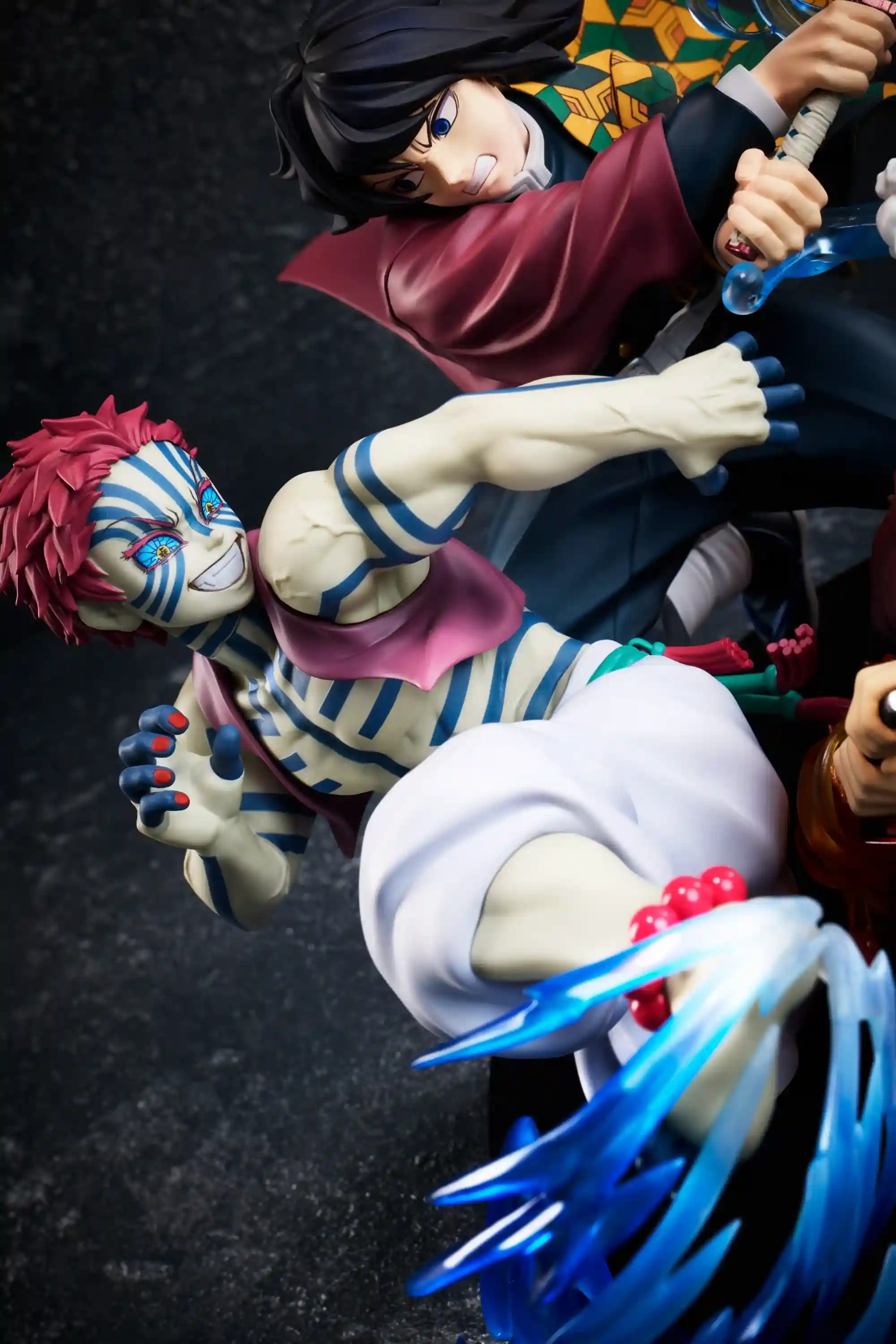 Non Scaled Figure Kamado Tanjiro & Tomioka Giyu vs Akaza - Kimetsu no Yaiba By ANIPLEX