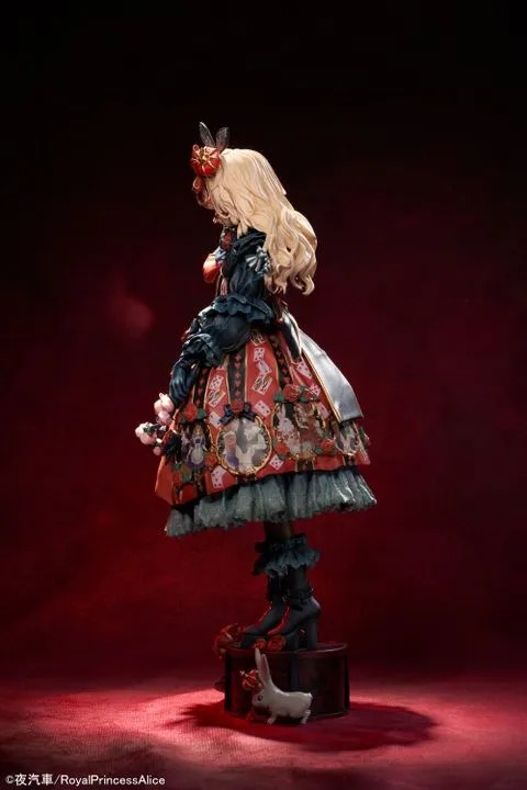 Scaled Figure 1/6 Red Queen and Princess Alice - Illustration by Yogisya By Magi Arts