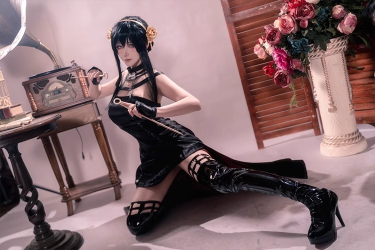 Premium Satin Cosplay Yor Forger - SPY x FAMILY