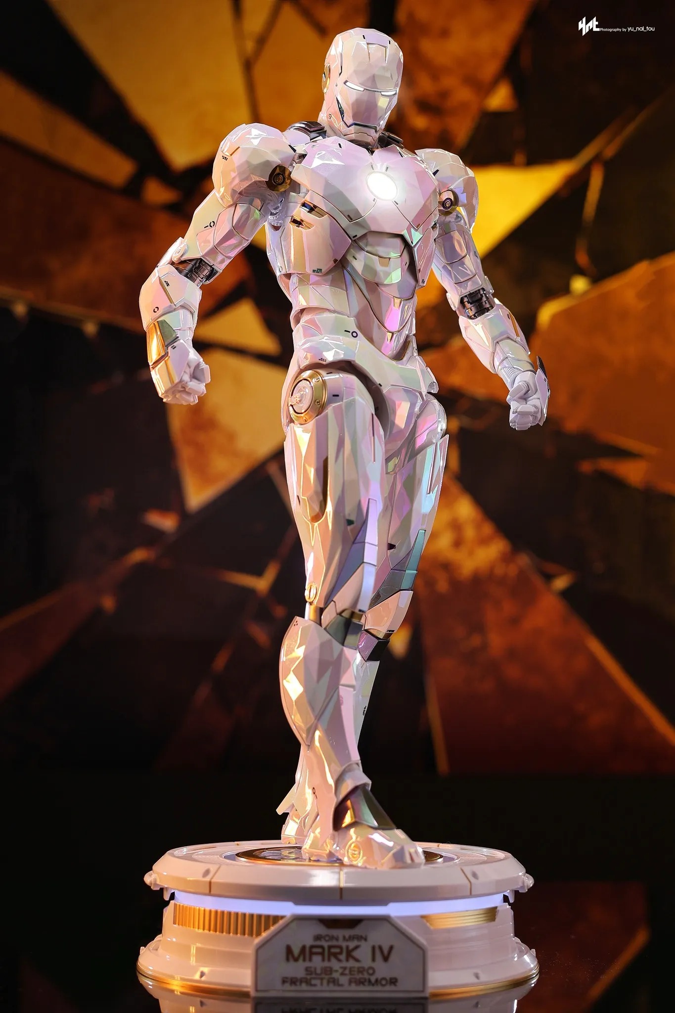 [READY STOCK ITEM] Limited Edition Action Figure 1/6 Iron Man Mark IV Sub-Zero Fractal Armor Exclusive Ver. By Hot Toys