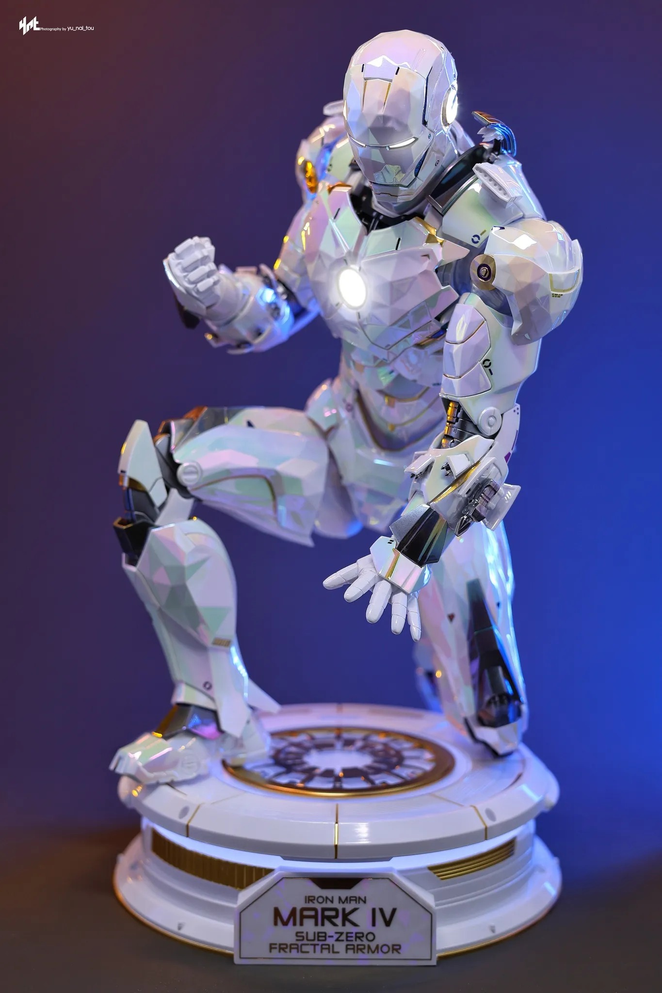 [READY STOCK ITEM] Limited Edition Action Figure 1/6 Iron Man Mark IV Sub-Zero Fractal Armor Exclusive Ver. By Hot Toys