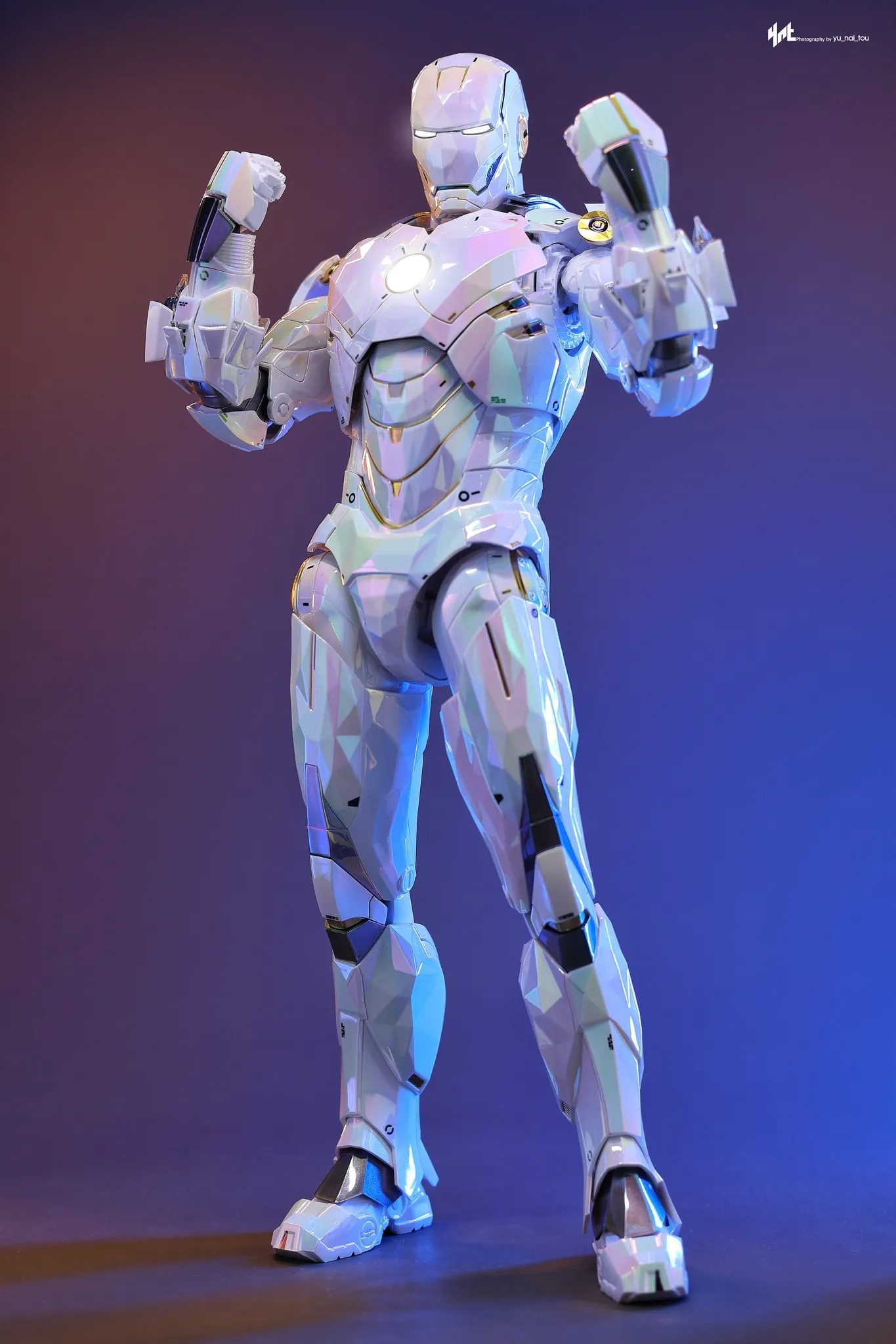 [READY STOCK ITEM] Limited Edition Action Figure 1/6 Iron Man Mark IV Sub-Zero Fractal Armor Exclusive Ver. By Hot Toys