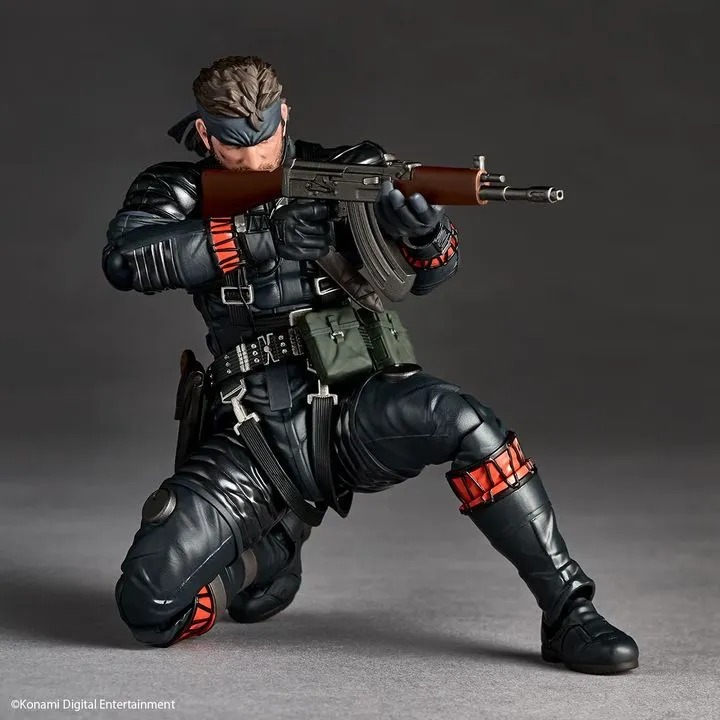 Revoltech Amazing Yamaguchi Action Figure Naked Snake - Sneaking Suit Ver. Metal Gear Solid Delta: Snake Eater By Kaiyodo