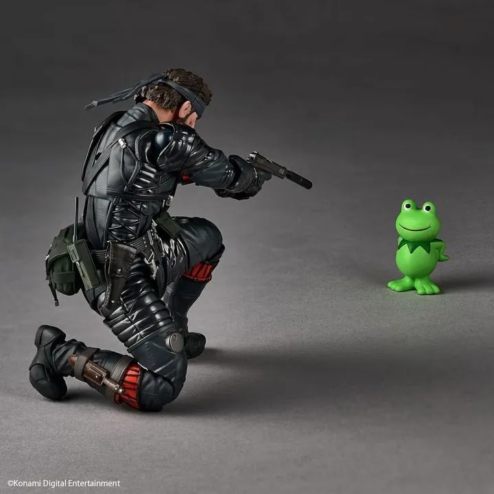 Revoltech Amazing Yamaguchi Action Figure Naked Snake - Sneaking Suit Ver. Metal Gear Solid Delta: Snake Eater By Kaiyodo