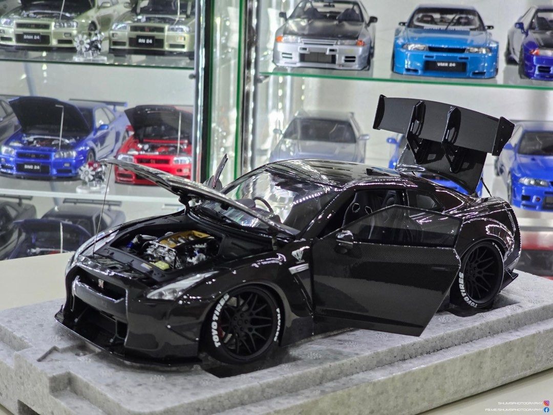 Scaled 1:18 Liberty Walk Nissan GT-R R35 Carbon Fiber HEC Limited Edition 2024 By PGM Private Goods Model