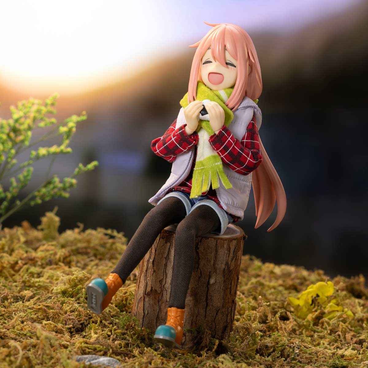 Action Figure 1/8 Shima Rin - Yuru Camp / Laid-Back Camp Or Kagamihara Nadeshiko By POP MART X GONG